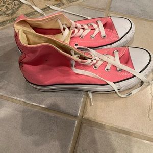 Size 7.5 high top converse